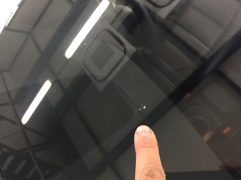 CX-5　フロントガラス　飛び石　修理　ウインドリペア