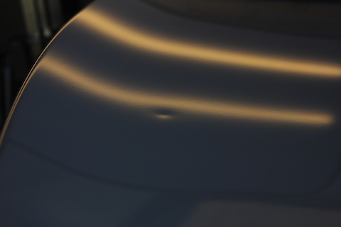 IS300h トランク　へこみ　修理　デントリペア