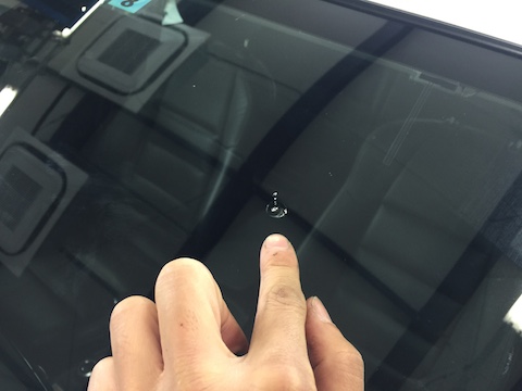 CX-5　フロントガラス　飛び石　修理　ウインドリペア