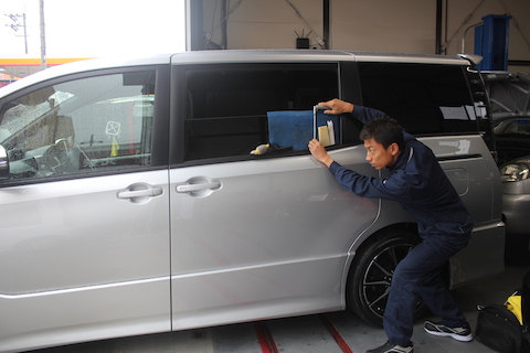 VOXY　へこみ　修理　デントリペア