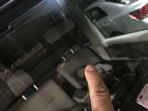 タント　フロントガラス　飛び石　修理