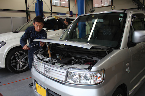 ワゴンR　スティングレー　ボンネット　へこみ　修理　デントリペア