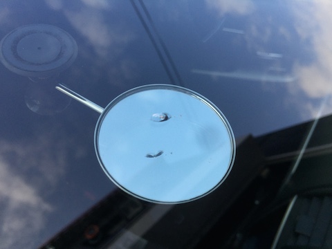 レボーグ　フロントガラス　飛び石　修理　ウインドリペア