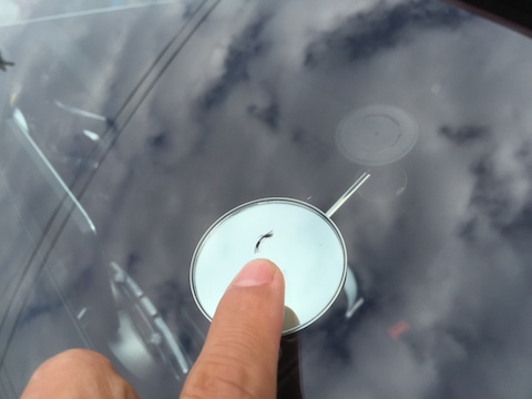 ベンツ C180 フロントガラス　飛び石　修理　ウインドリペア