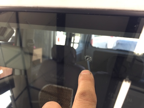 エブリィ　フロントガラス　修理　ウインドリペア