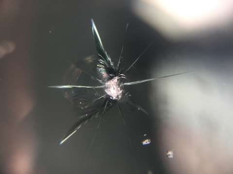 レガシー　フロントガラス　飛び石　修理　ウインドリペア