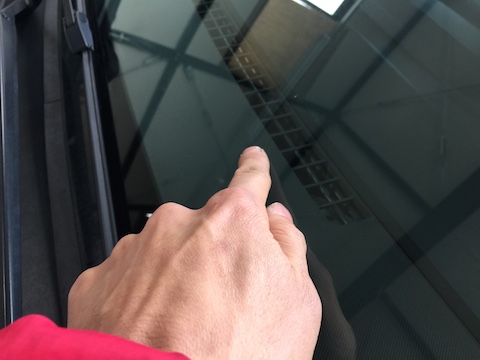 フロントガラス　飛び石　修理　ウインドリペア