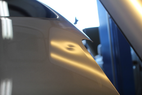 キャラバン　へこみ　修理　デントリペア