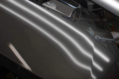 キャラバン　へこみ　修理　デントリペア