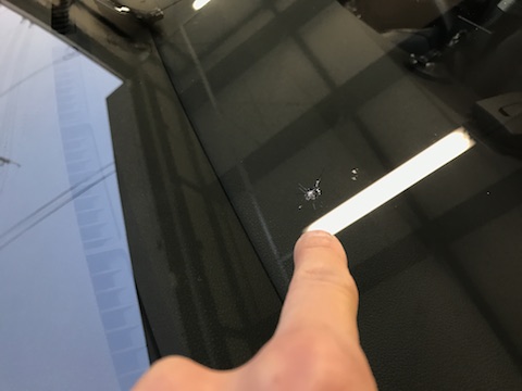 ジェイド　フロントガラス　飛び石　修理　ウインドリペア