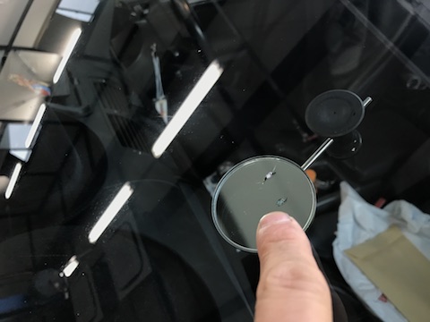 BMW X5 フロントガラス　飛び石　修理