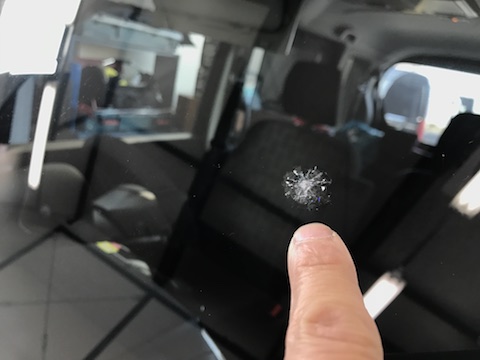 ワゴンR　フロントガラス　飛び石　修理　ウインドリペア