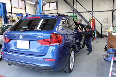 BMW X1 へこみ　修理　デントリペア