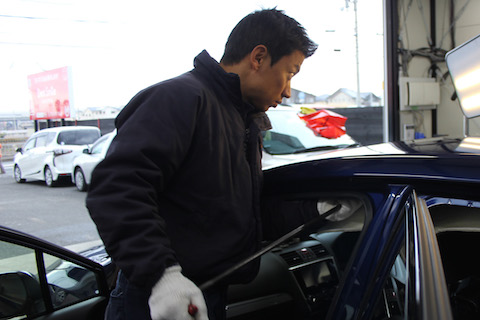 スバル　レボーグ　へこみ　修理　デントリペア