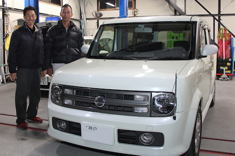 キューブ　フロントガラス　飛び石　修理　ウインドリペア