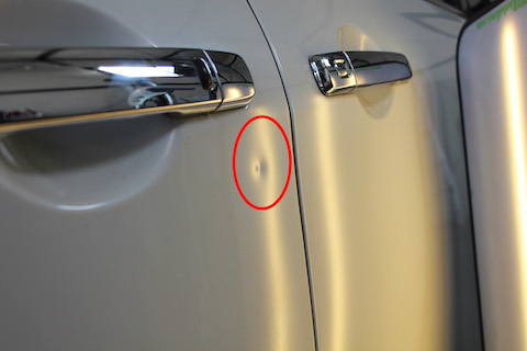 エルグランド　へこみ　修理　デントリペア