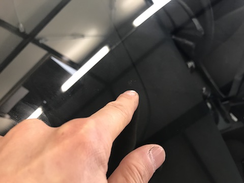 プリウス フロントガラス 飛び石 修理 ウインドリペア