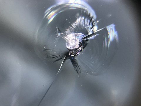 プジョー 308　フロントガラス　飛び石　修理　ウインドリペア