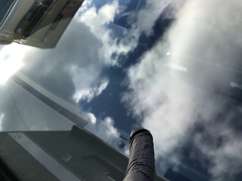 プジョー 308　フロントガラス　飛び石　修理　ウインドリペア