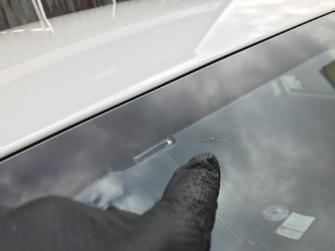 フォレスター　フロントガラス　飛び石　修理　ウインドリペア