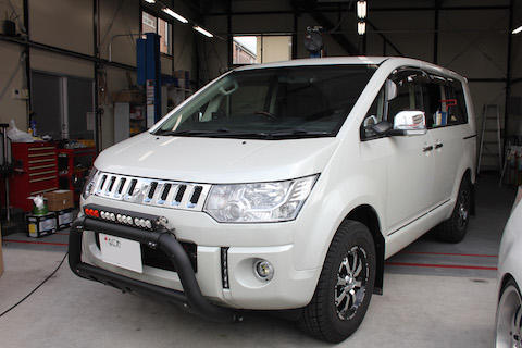 デリカD5 ヘコミ 修理 デントリペア