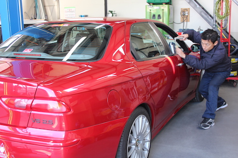 アルファロメロ 156 ヘコミ　修理　デントリペア