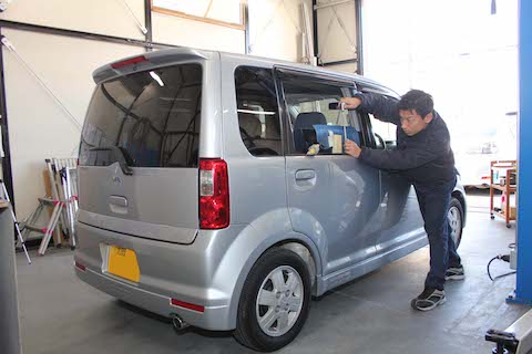 ekワゴン　ヘコミ　修理　デントリペア