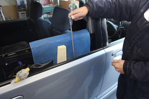 ekワゴン　ヘコミ　修理　デントリペア