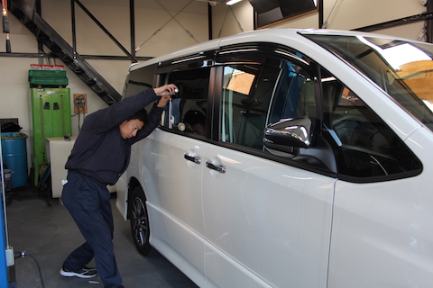 VOXY ヘコミ 修理 デントリペア