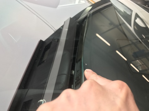 BMW　フロントガラス　飛び石　修理　ウインドリペア