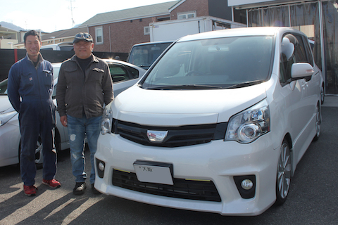 ノア フロントガラス 飛び石 修理 ウインドリペア