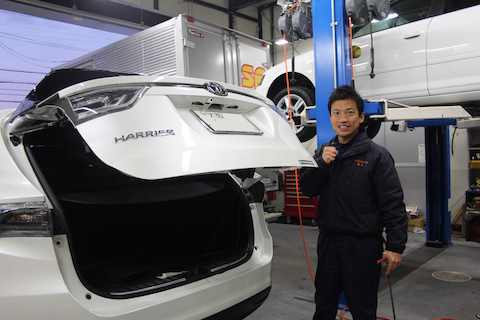 ハリアー　ヘコミ　修理　デントリペア　リアゲート