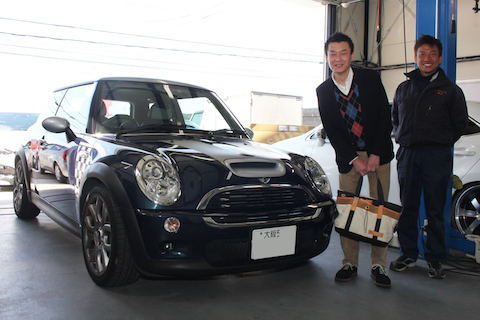 BMW　ミニ　クォーター　ヘコミ　修理　デントリペア