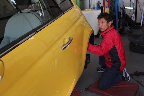 フィアット 500　ヘコミ　修理　デントリペア