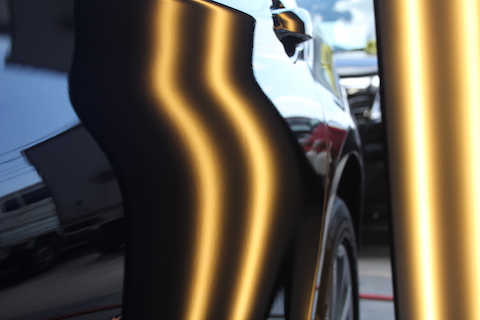 BMW 318i ヘコミ　修理　デントリペア　ドア