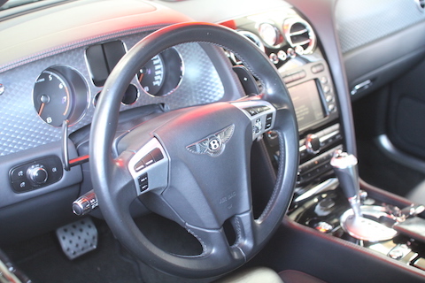 ベントレー　フロントガラス　飛び石　修理　ウインドリペア