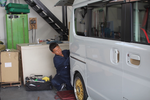 エブリィ　ヘコミ　修理　デントリペア　クォーター