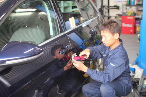 ゴルフ　ドア　ヘコミ　修理　デントリペア