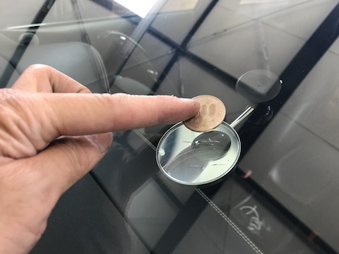 ハリアー　フロントガラス　飛び石　修理　ウインドリペア