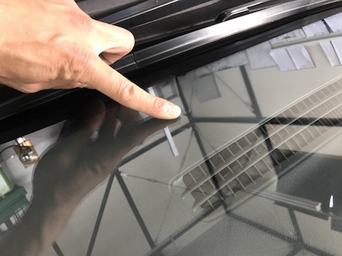 セレナ　飛び石　修理　ウインドリペア　DIY