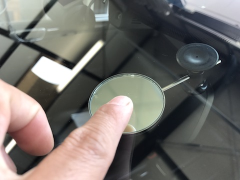 ベントレー　フロントガラス　飛び石　修理　ウインドリペア