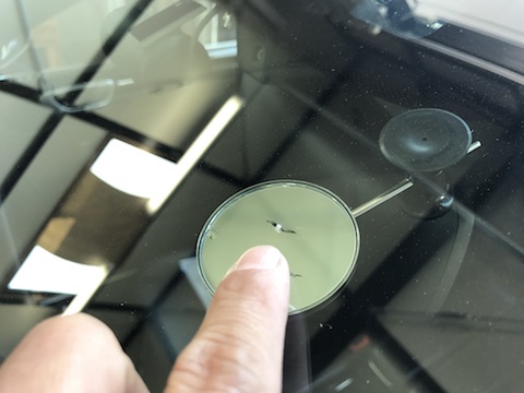 ベントレー　フロントガラス　飛び石　修理　ウインドリペア