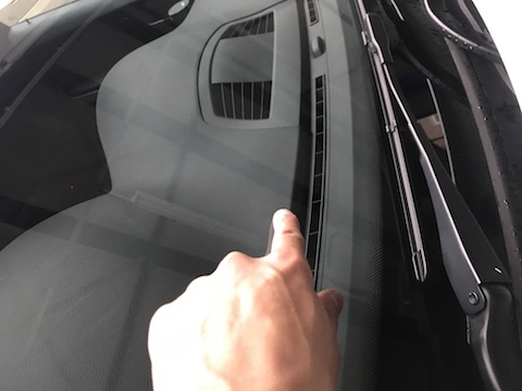 BMW 328i フロントガラス　飛び石　修理　ウインドリペア