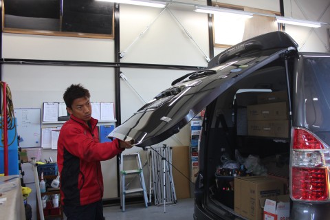 トヨタ　ノア　デントリペア