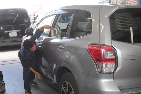 フォレスター　ヘコミ　修理　デントリペア