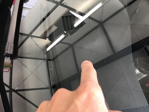 BMW　フロントガラス　飛び石　修理　ウインドリペア