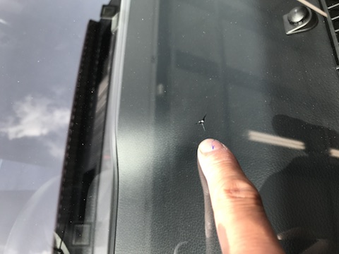 プロボックス　フロントガラス　飛び石　修理　ウインドリペア