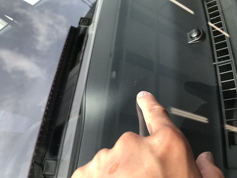 プロボックス　フロントガラス　飛び石　修理　ウインドリペア