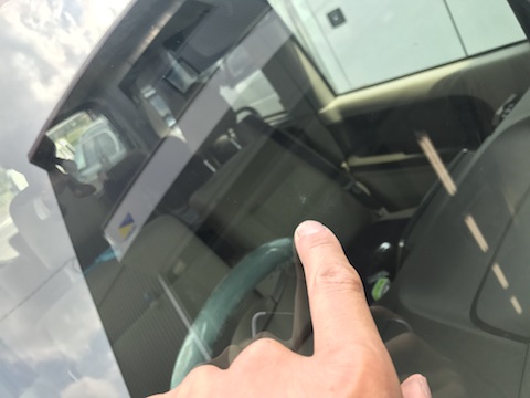 タント　フロントガラス　飛び石　修理　ウインドリペア