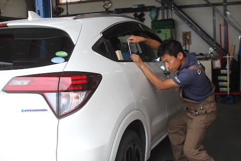 ヴェゼル　ヘコミ　修理　デントリペア